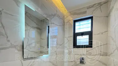 شقة في  قرب جامعة البتراء- طريق المطار (طريق&nbsp;الخدمات) - 110,000 دأ - صورة NaN